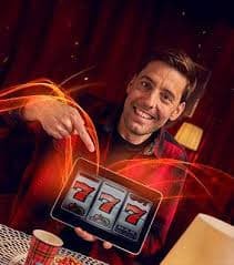 Keamanan ponsel dan data digital pengguna saat mengakses luckysvip