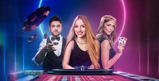 Wajah puas para member luckysvip yang menikmati berbagai pilihan hiburan online lokal dan internasional.